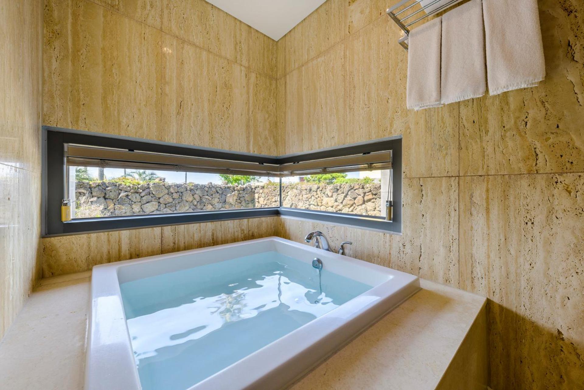 Stanford Hotel & Resort Чеджудо Экстерьер фото